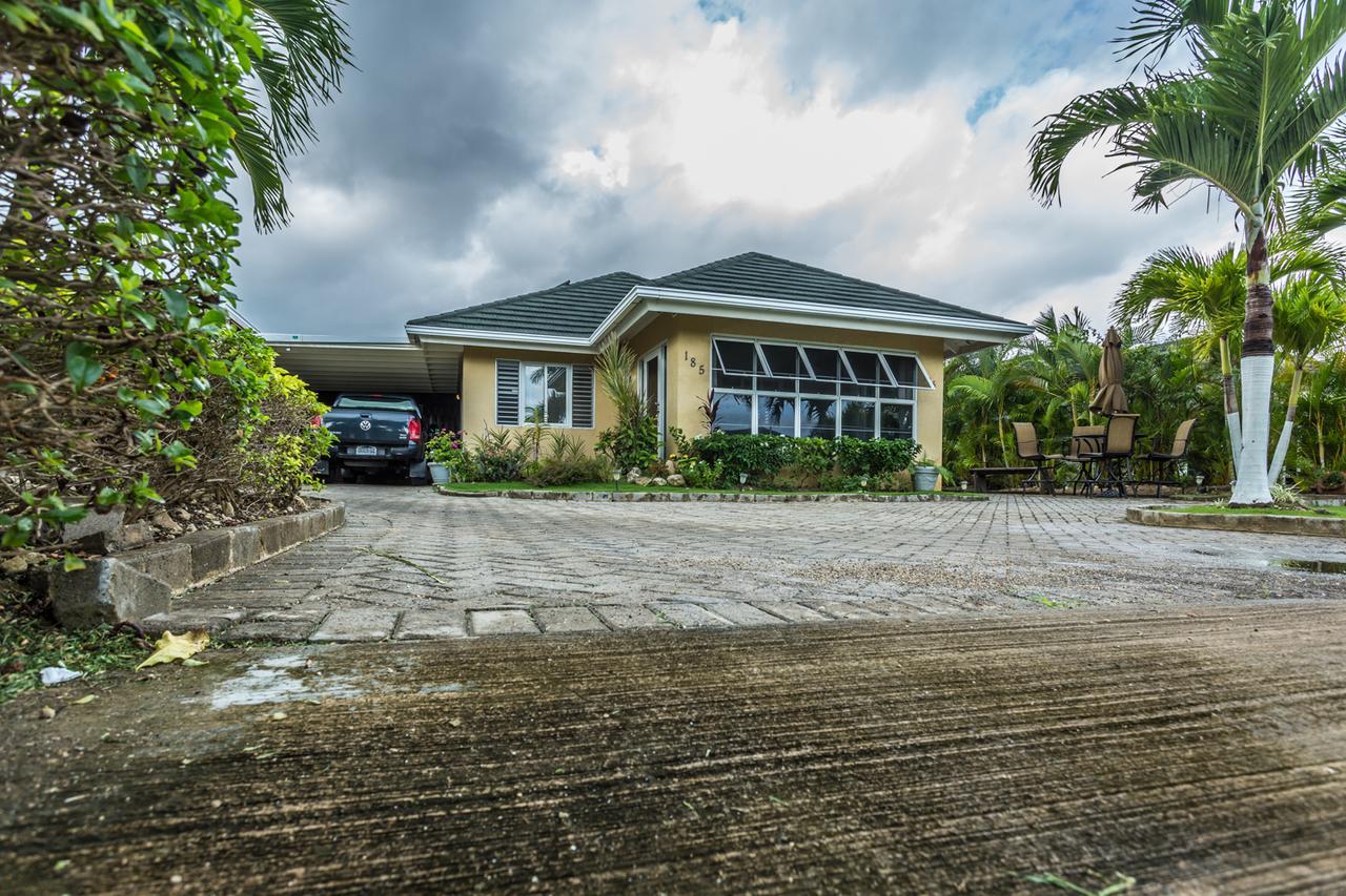 Ocho Rios Under The Palms Villa Ngoại thất bức ảnh
